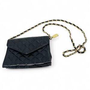 VINTAGE 80's 1980' Lisette crossbody clutch bag Quilted Leather Gold Chain purse